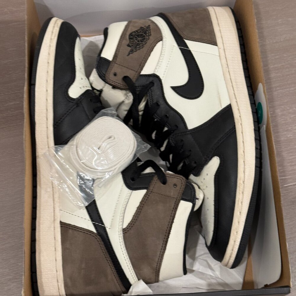 Jordan 1 Retro OG High Dark Mocha Men's Sneakers - Picture 7 of 7